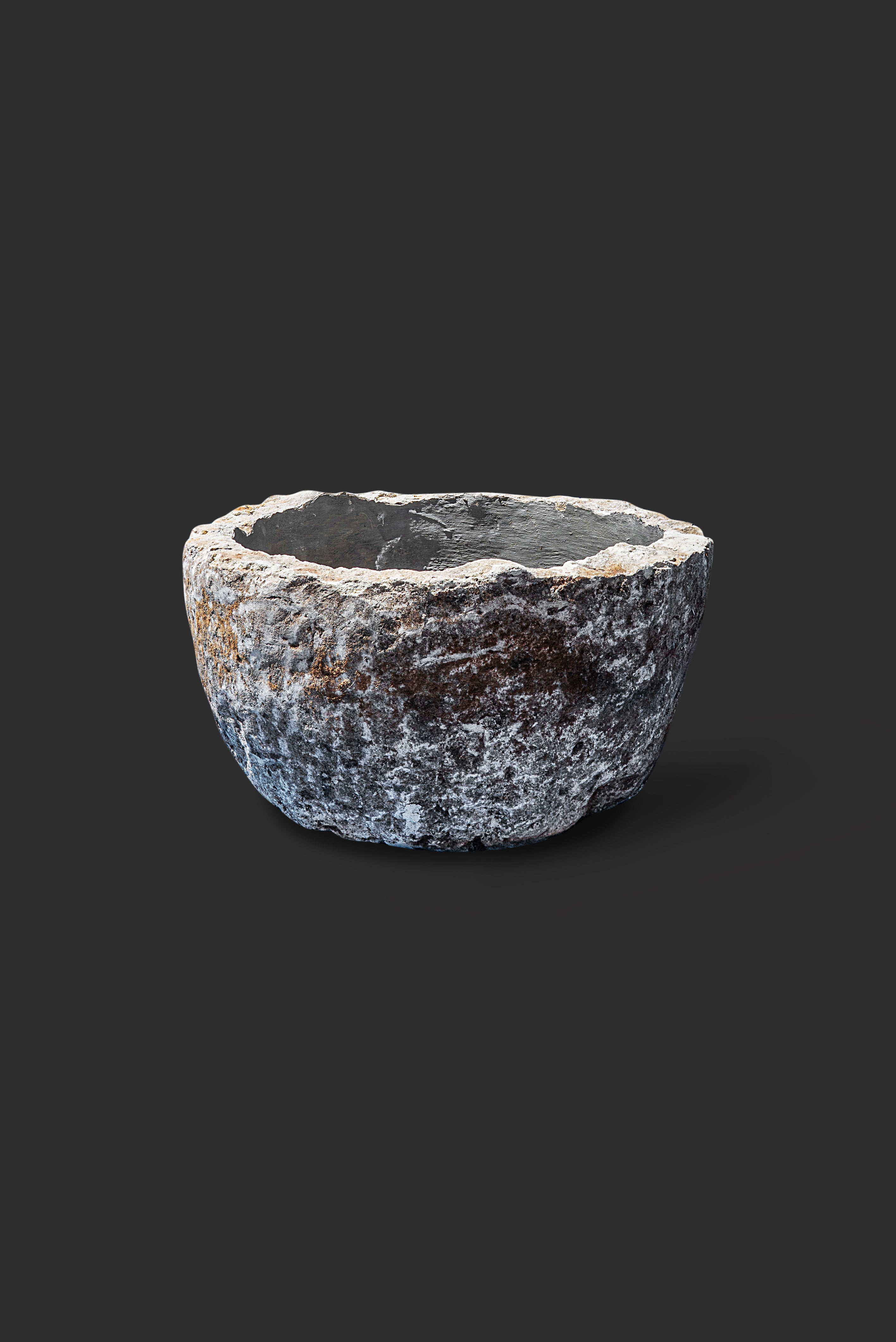 limestone-planter-1064-1