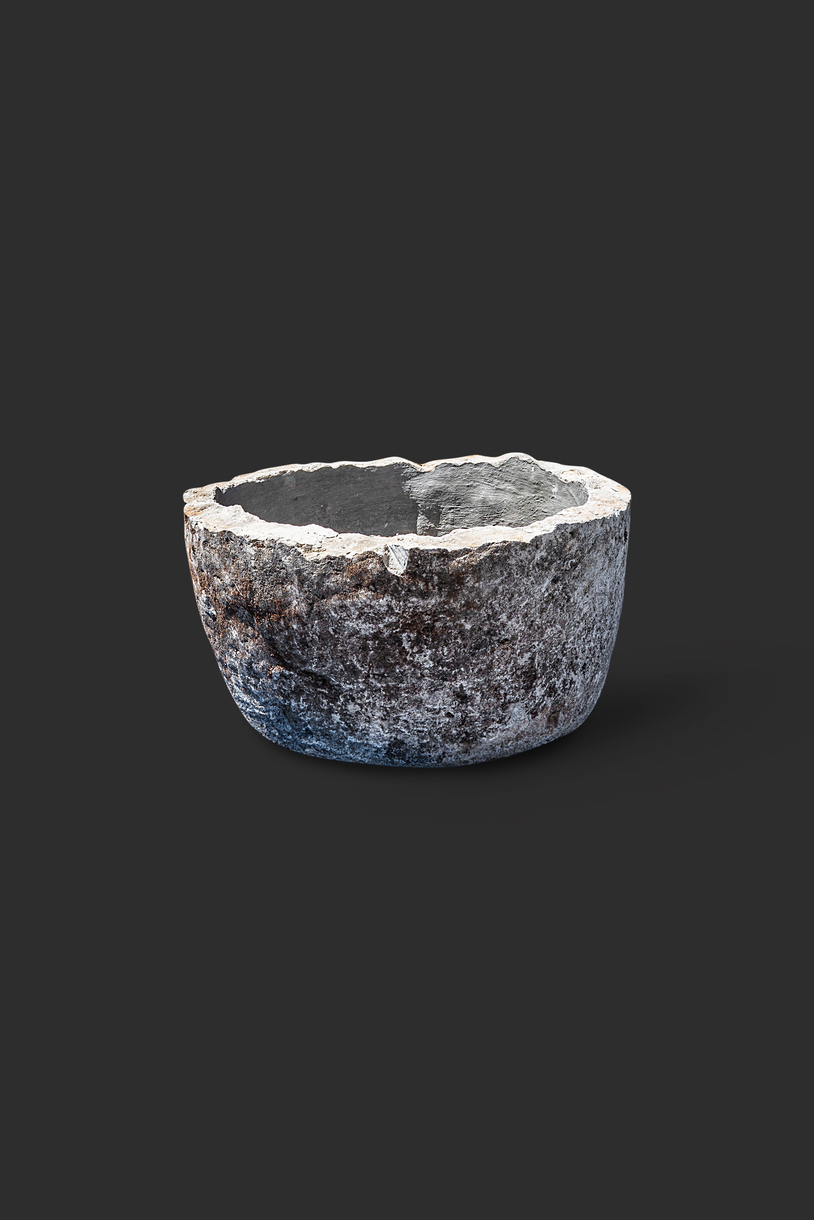 limestone-planter-1064-2