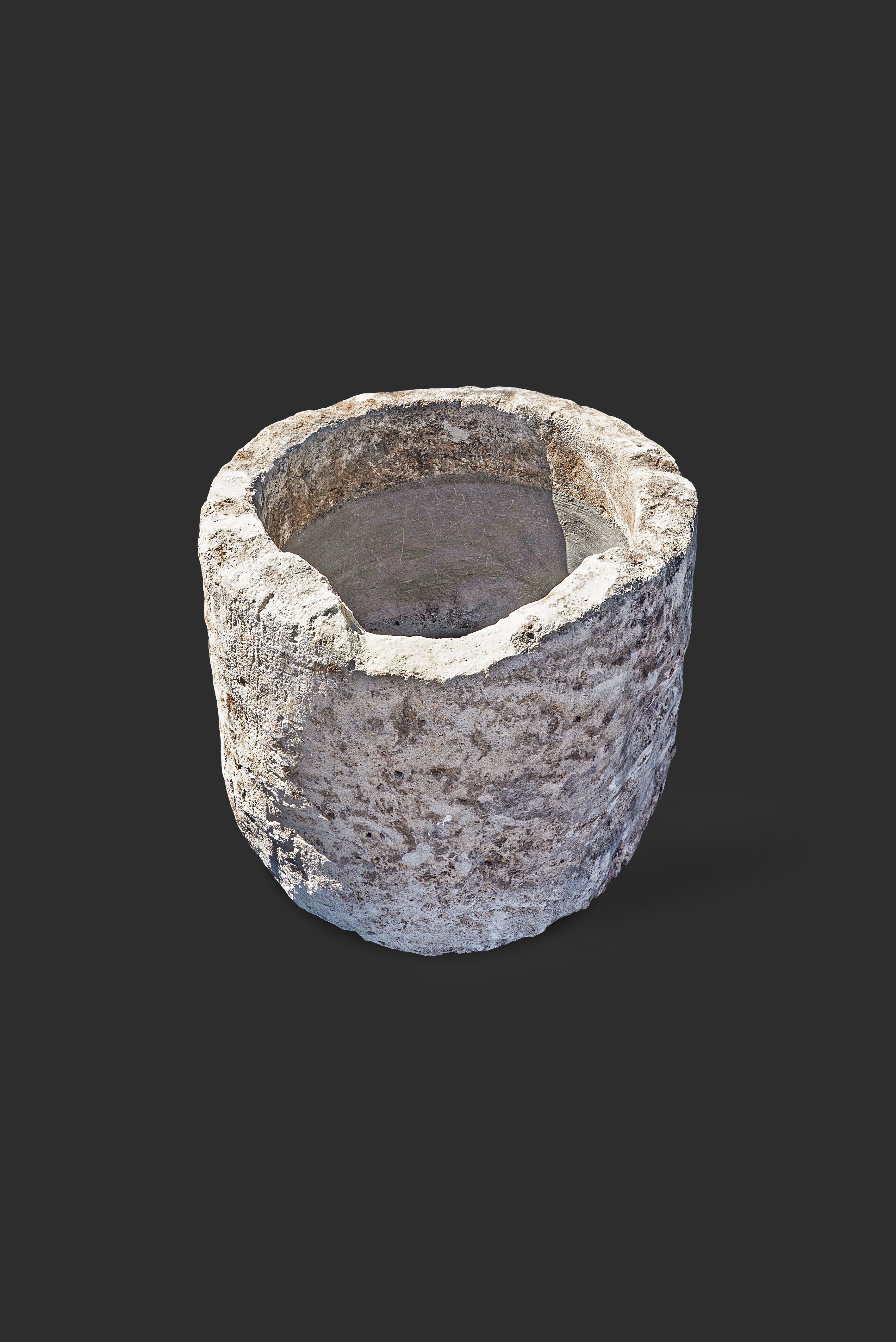 limestone-planter-1068-4