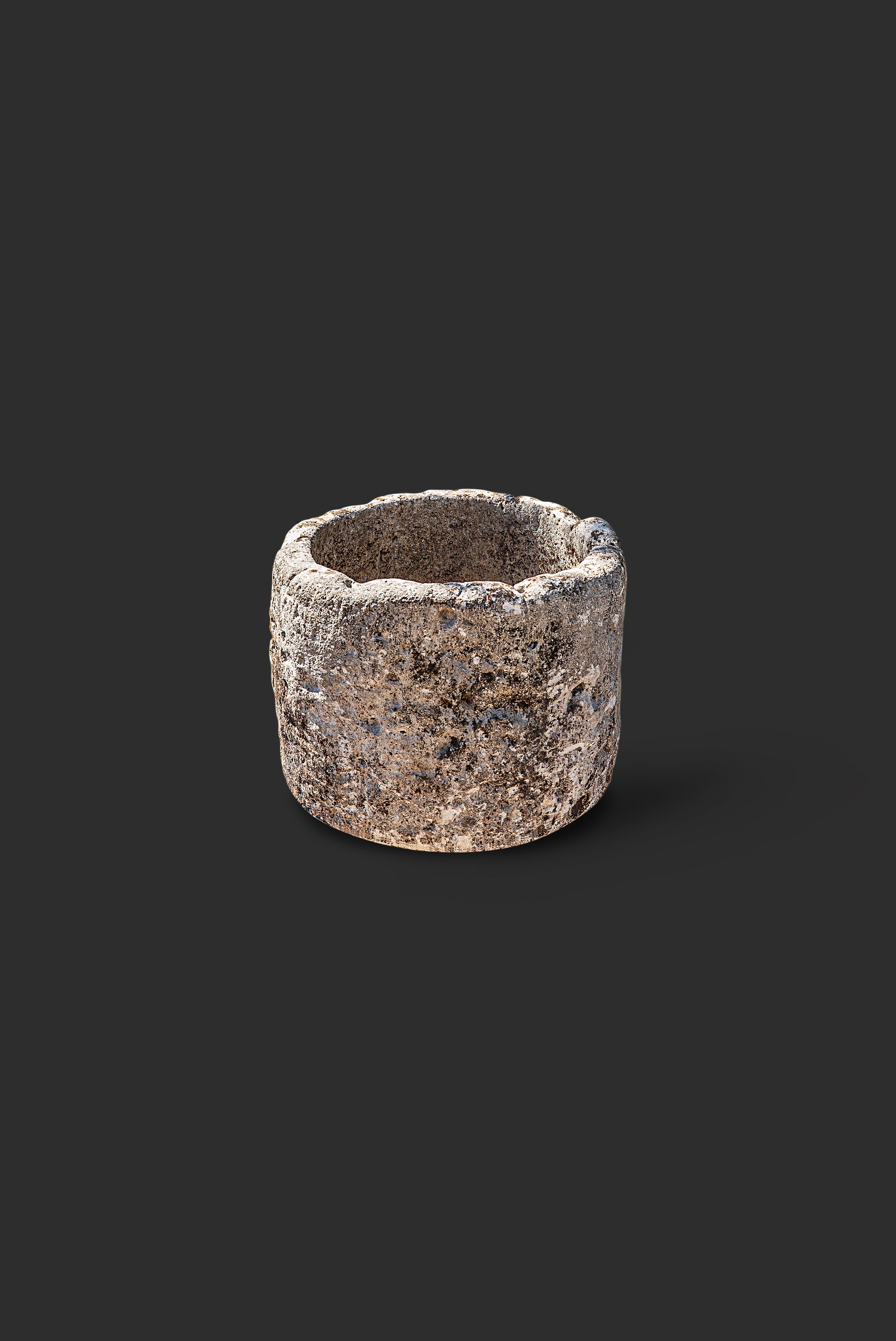 limestone-planter-1070-1