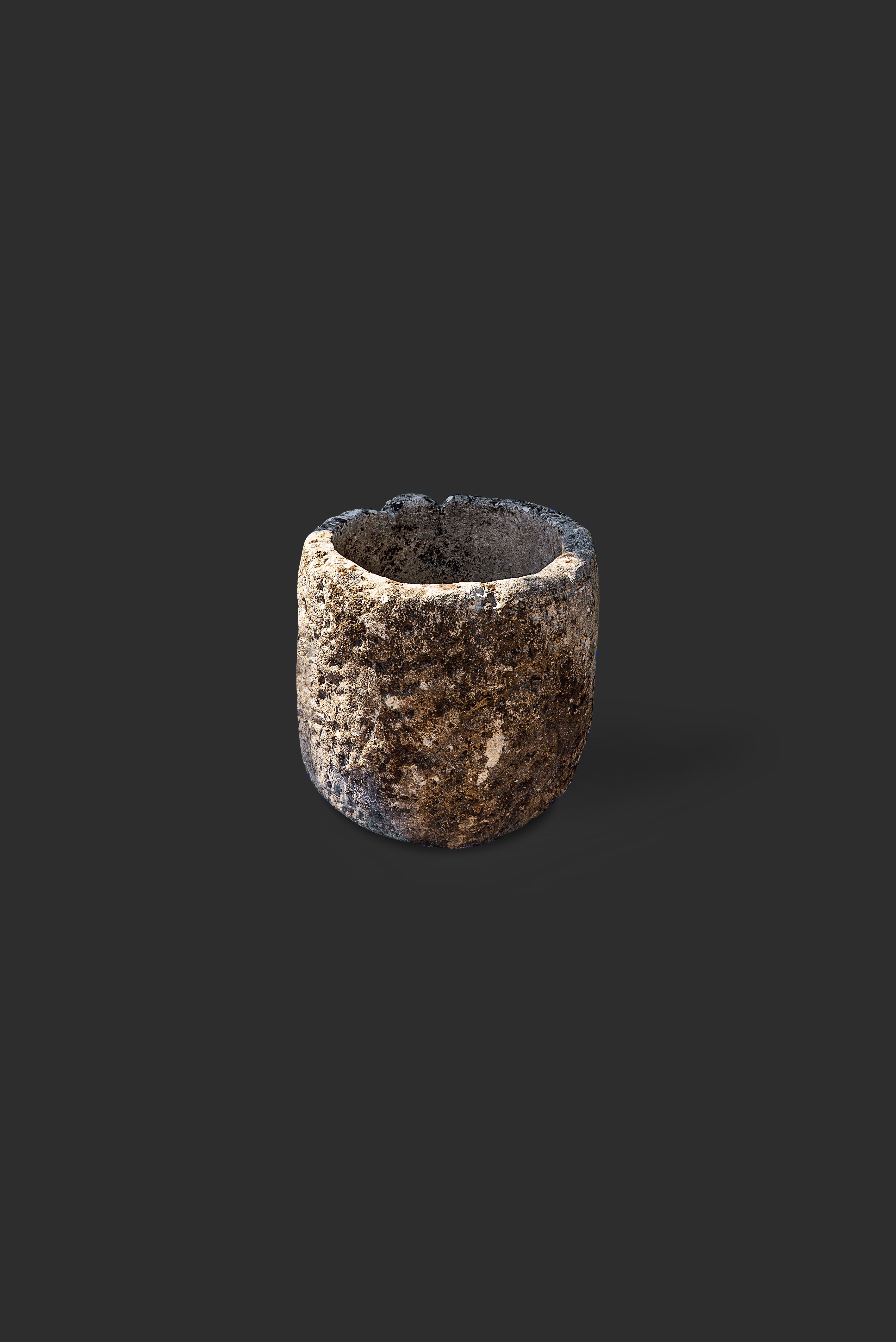 limestone-planter-1070-2