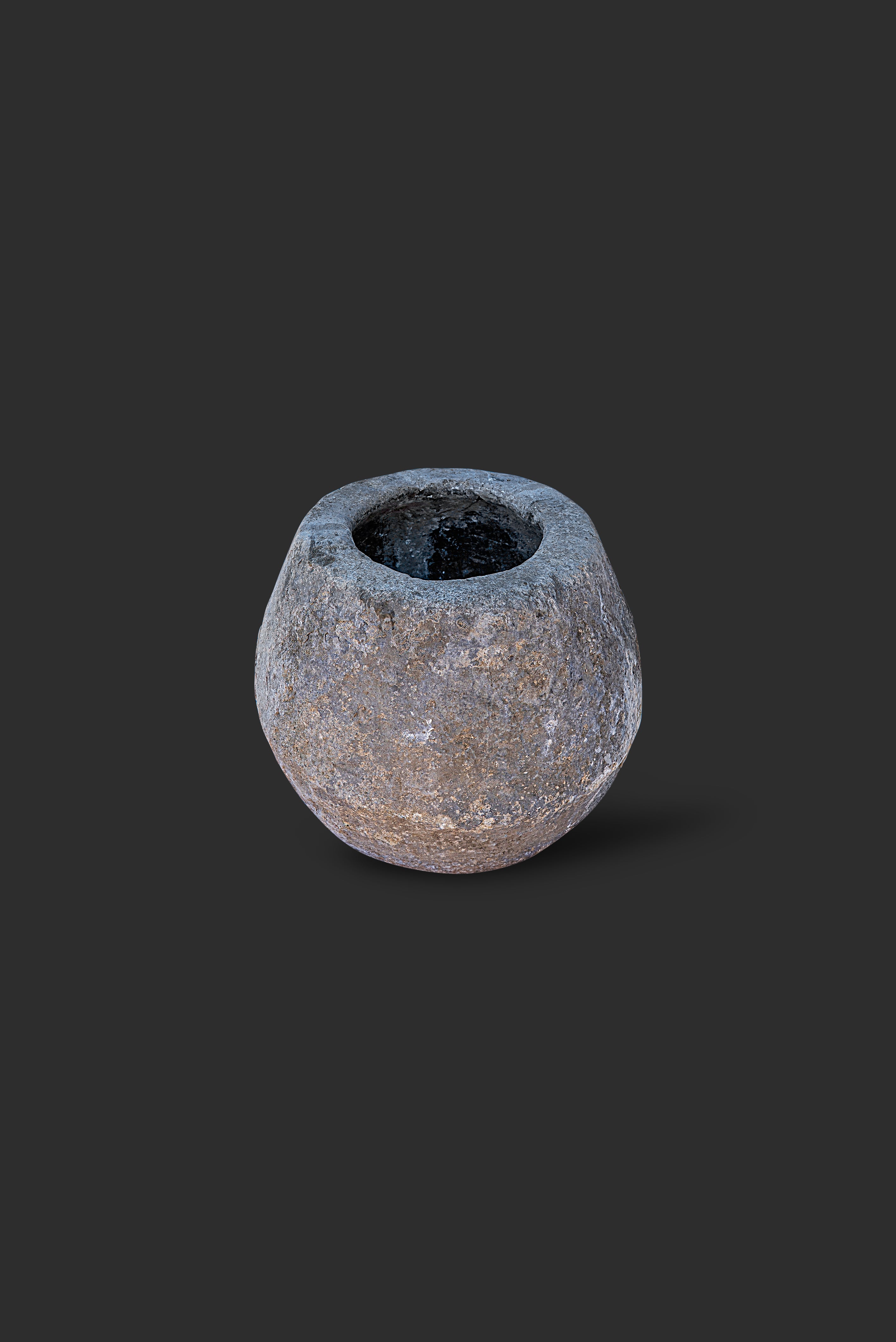limestone-planter-1072-1