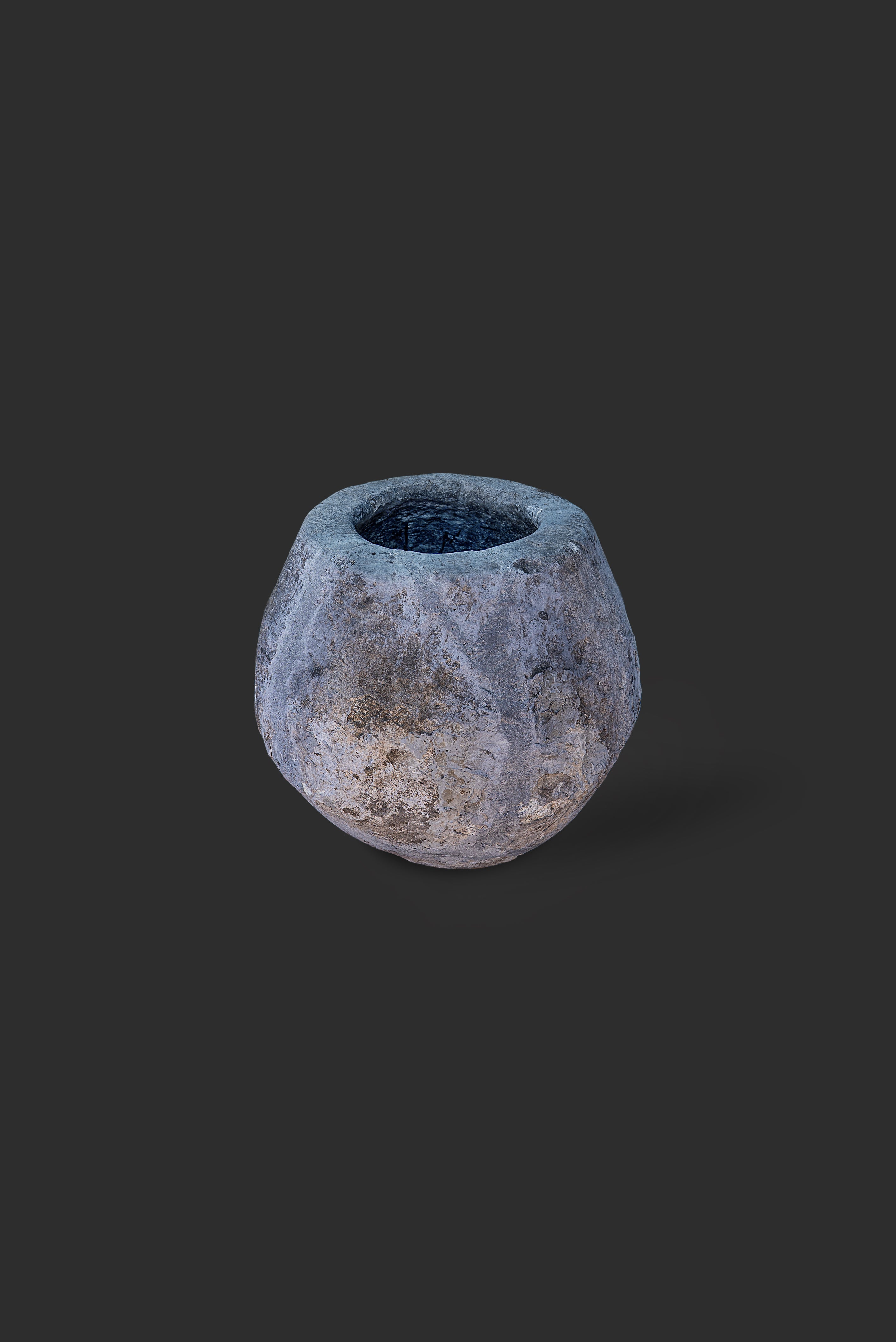 limestone-planter-1072-3