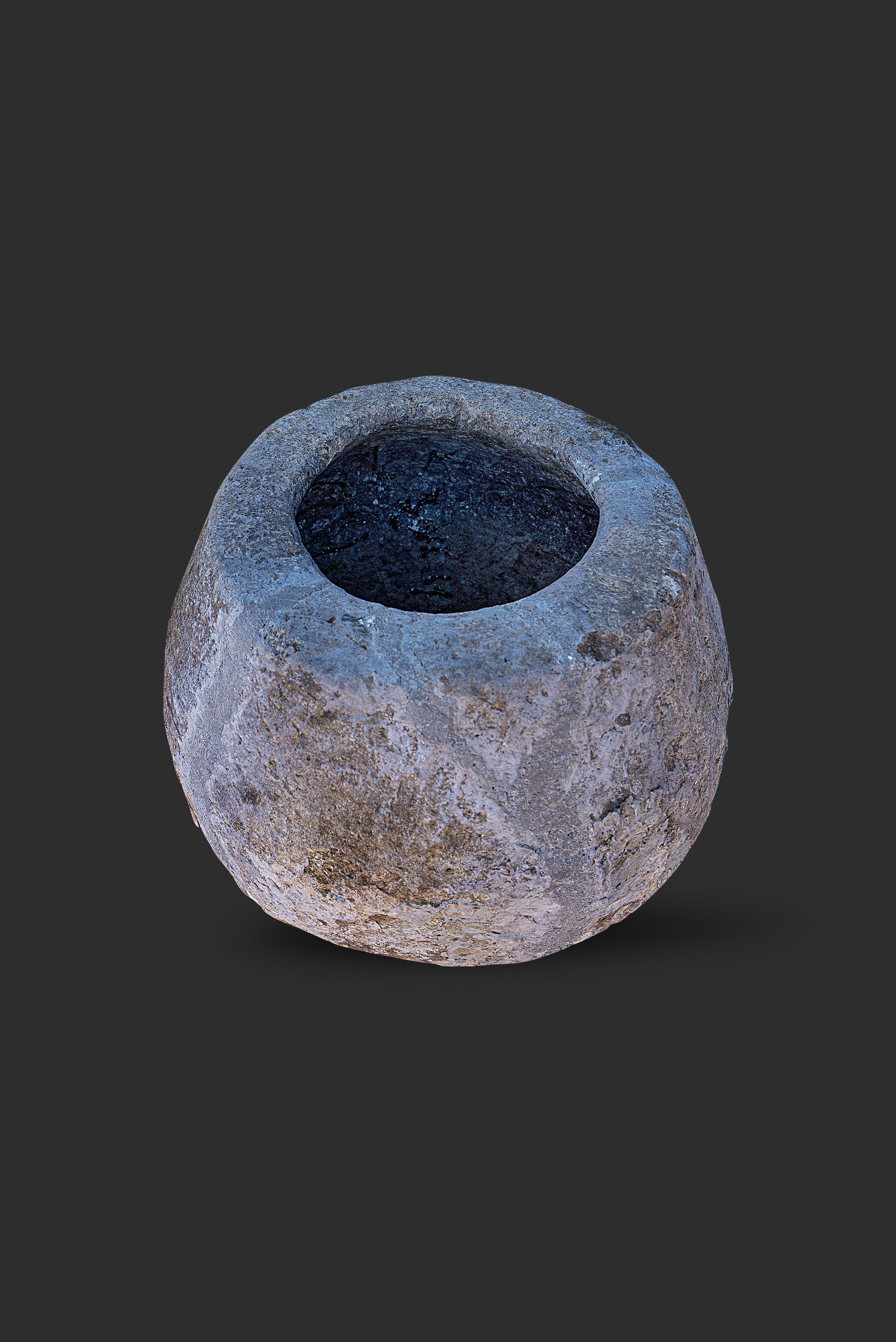 limestone-planter-1072-4