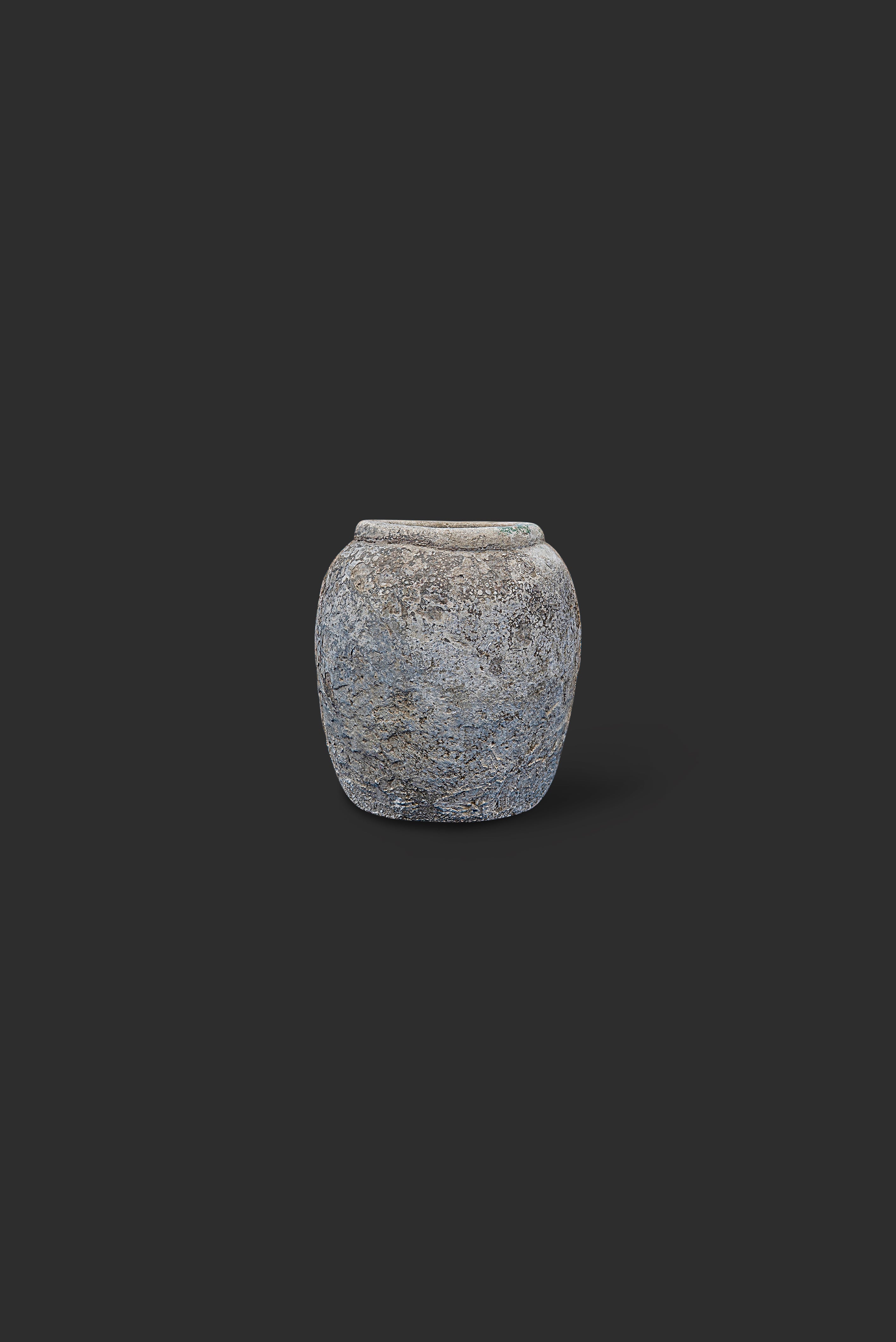 limestone-planter-1075-1