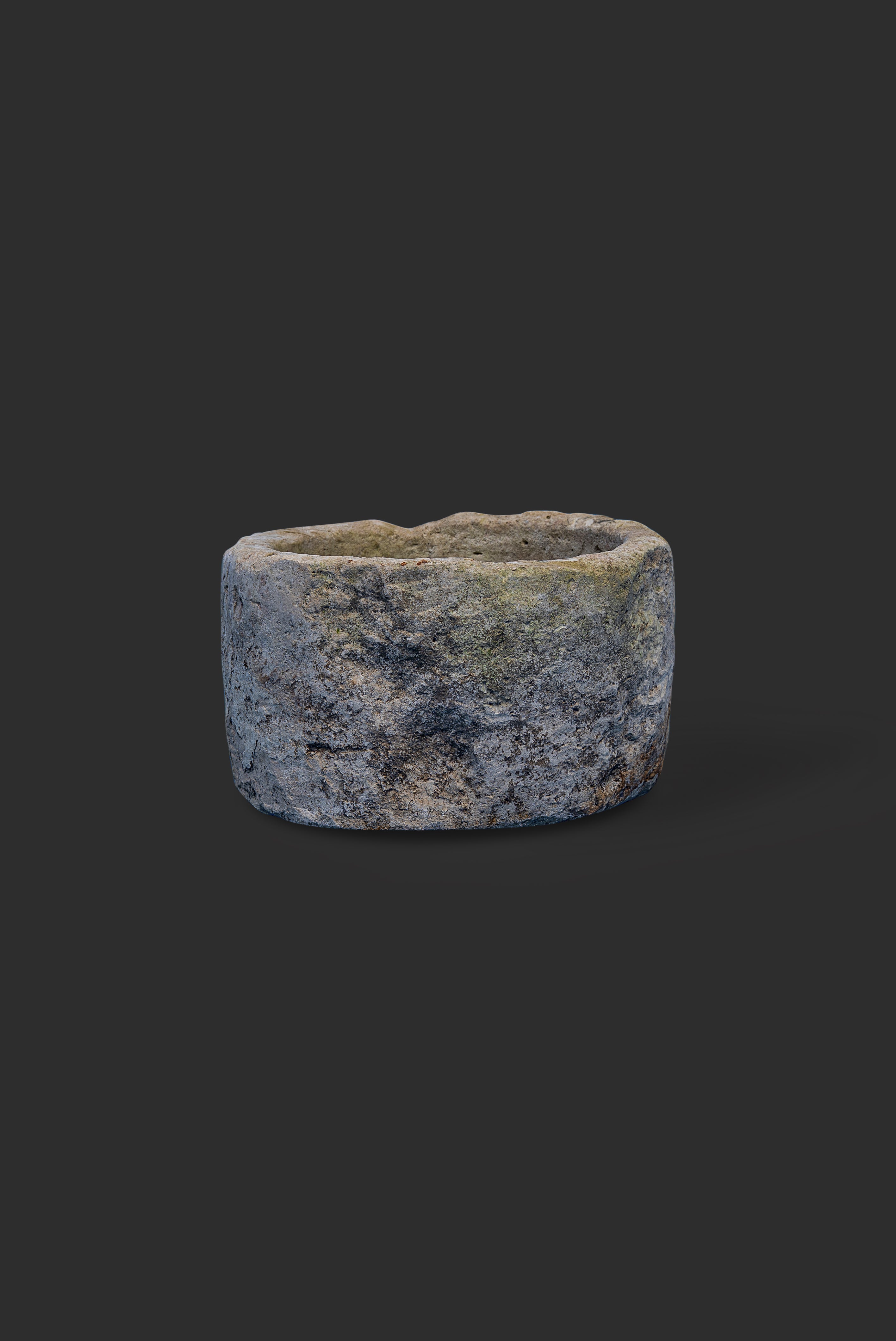 limestone-planter-1001-3