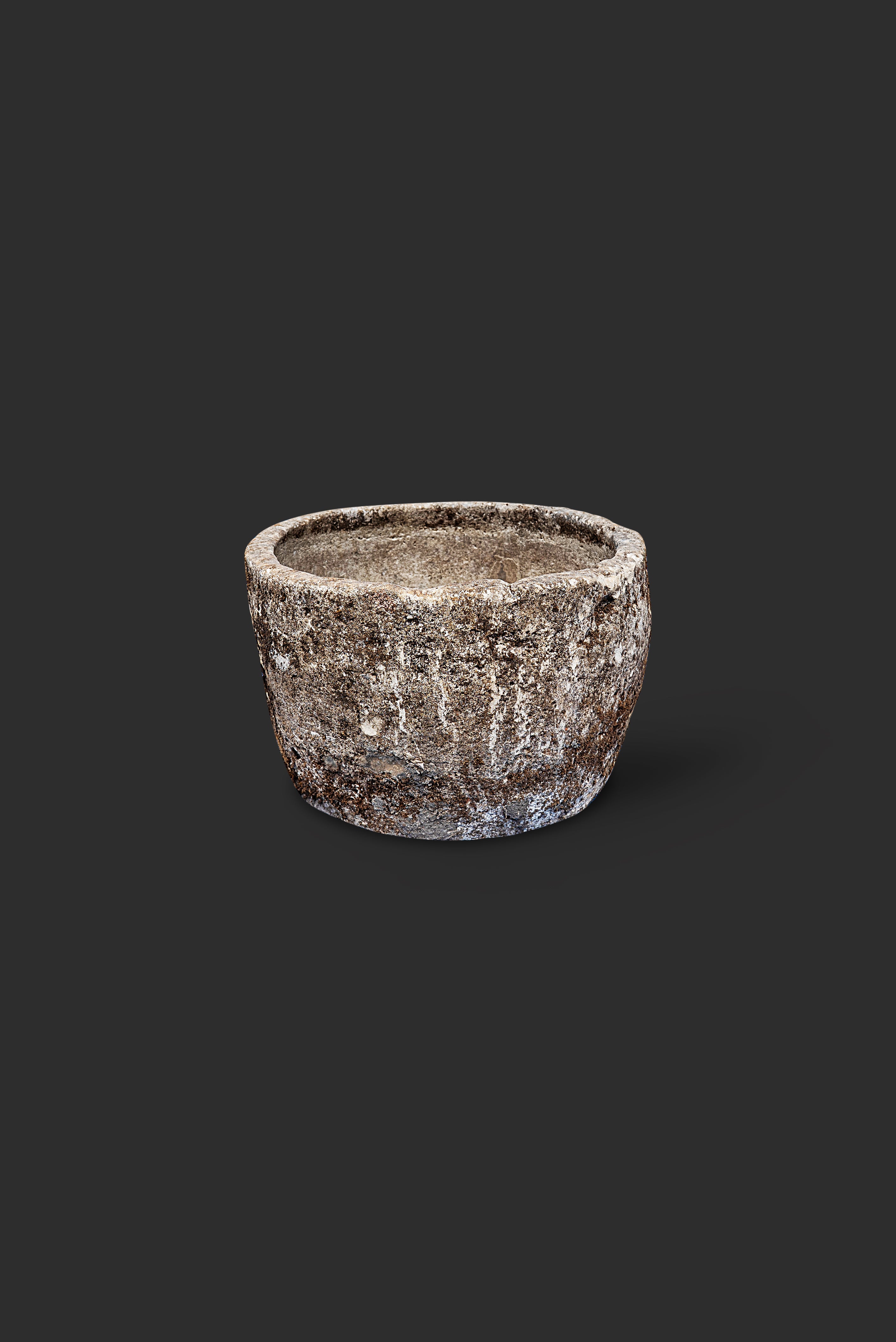 limestone-planter-1079-1