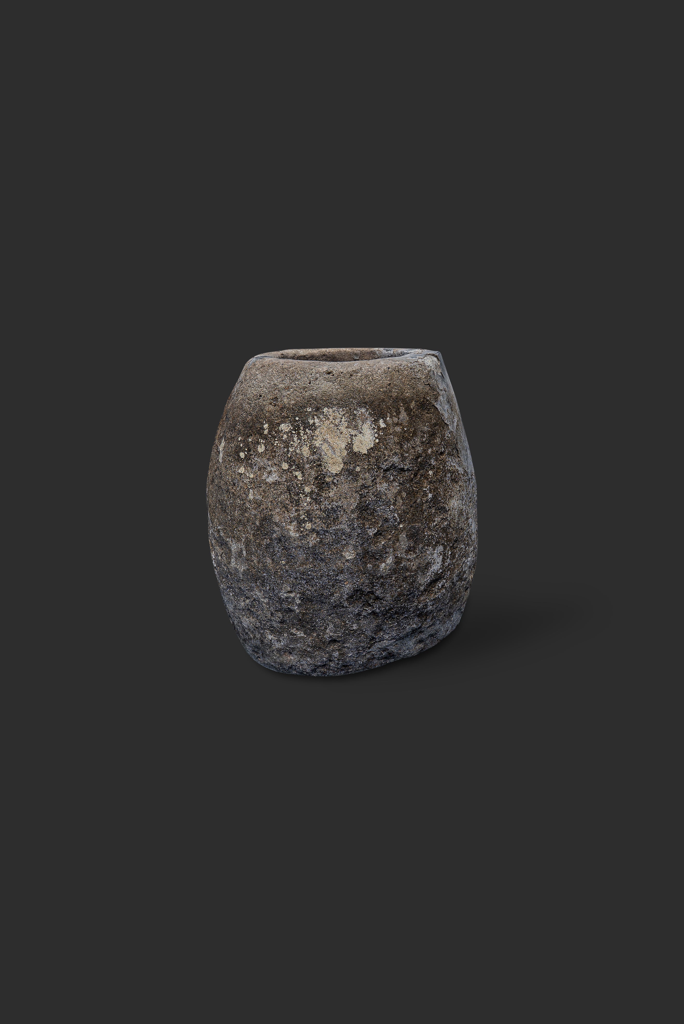 limestone-planter-1082-3