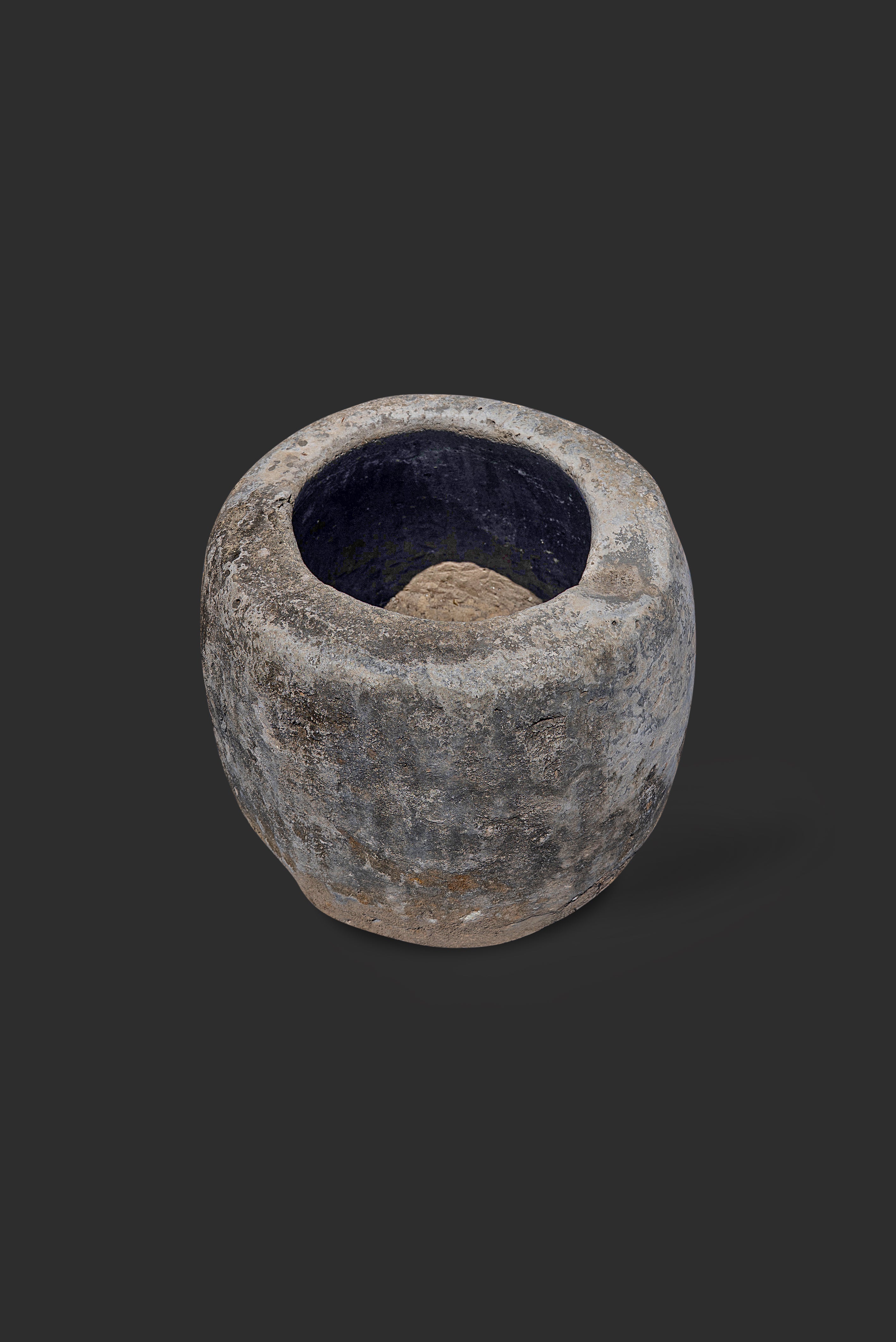 limestone-planter-1085-4