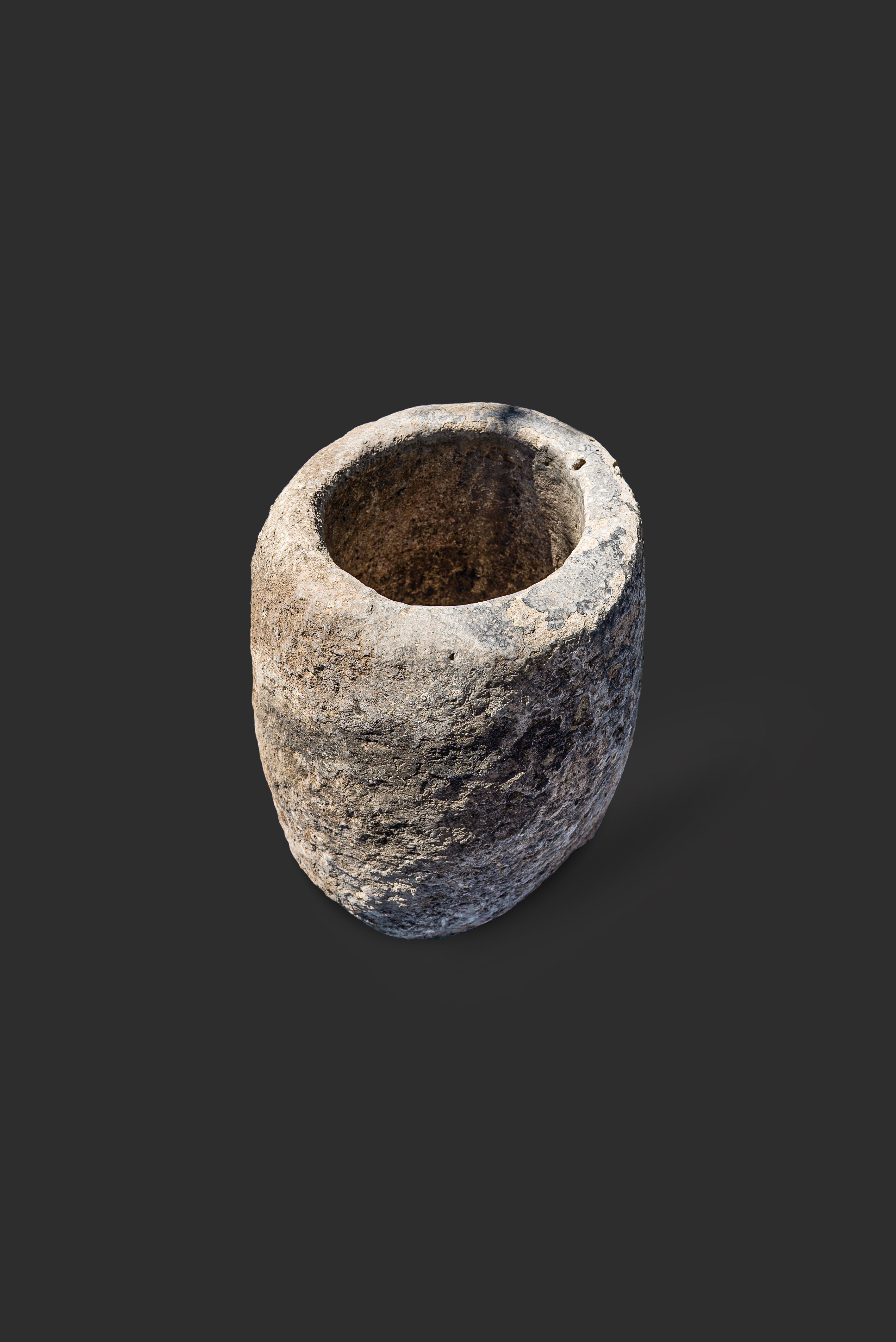 limestone-planter-1095-4