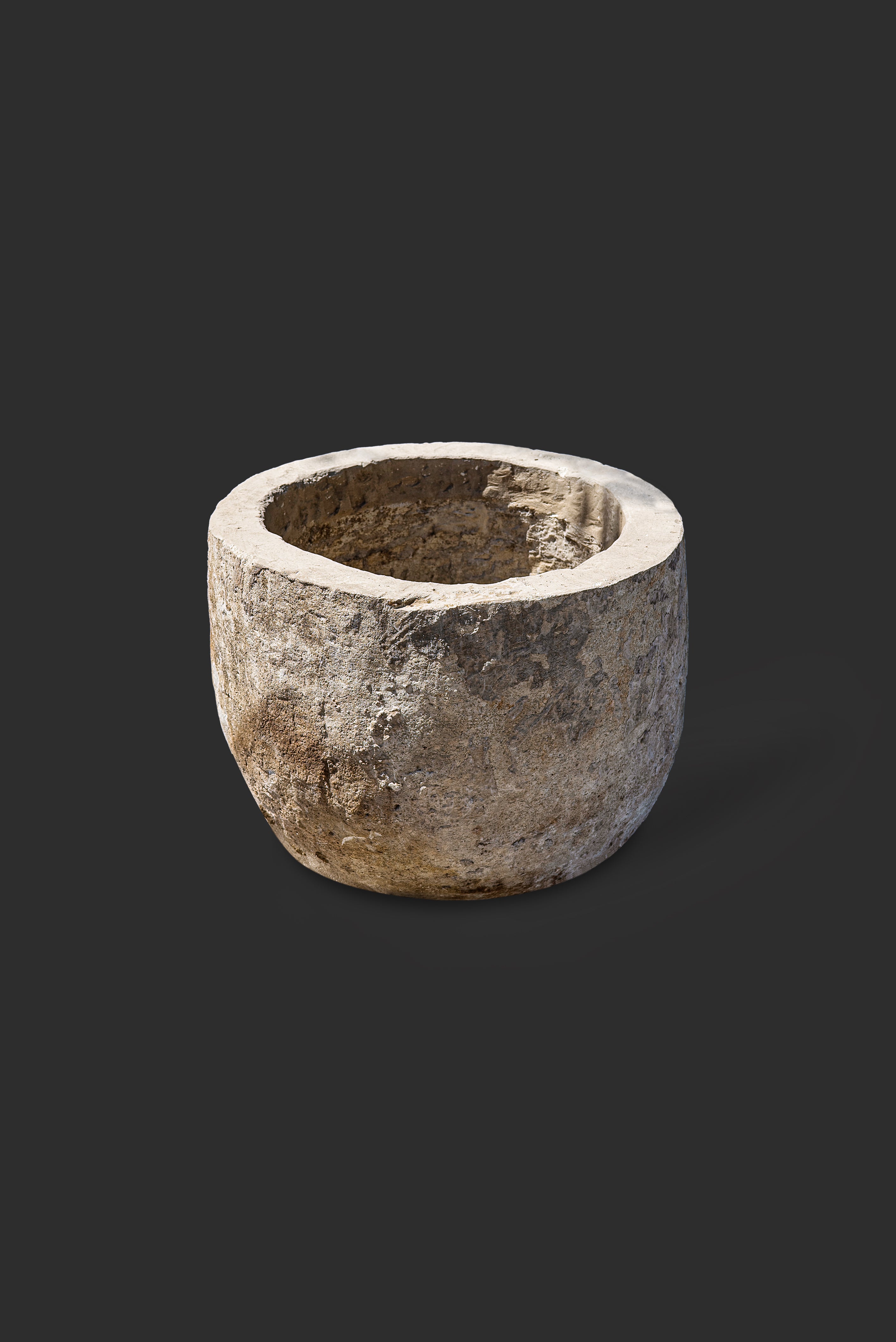 limestone-planter-1097-2