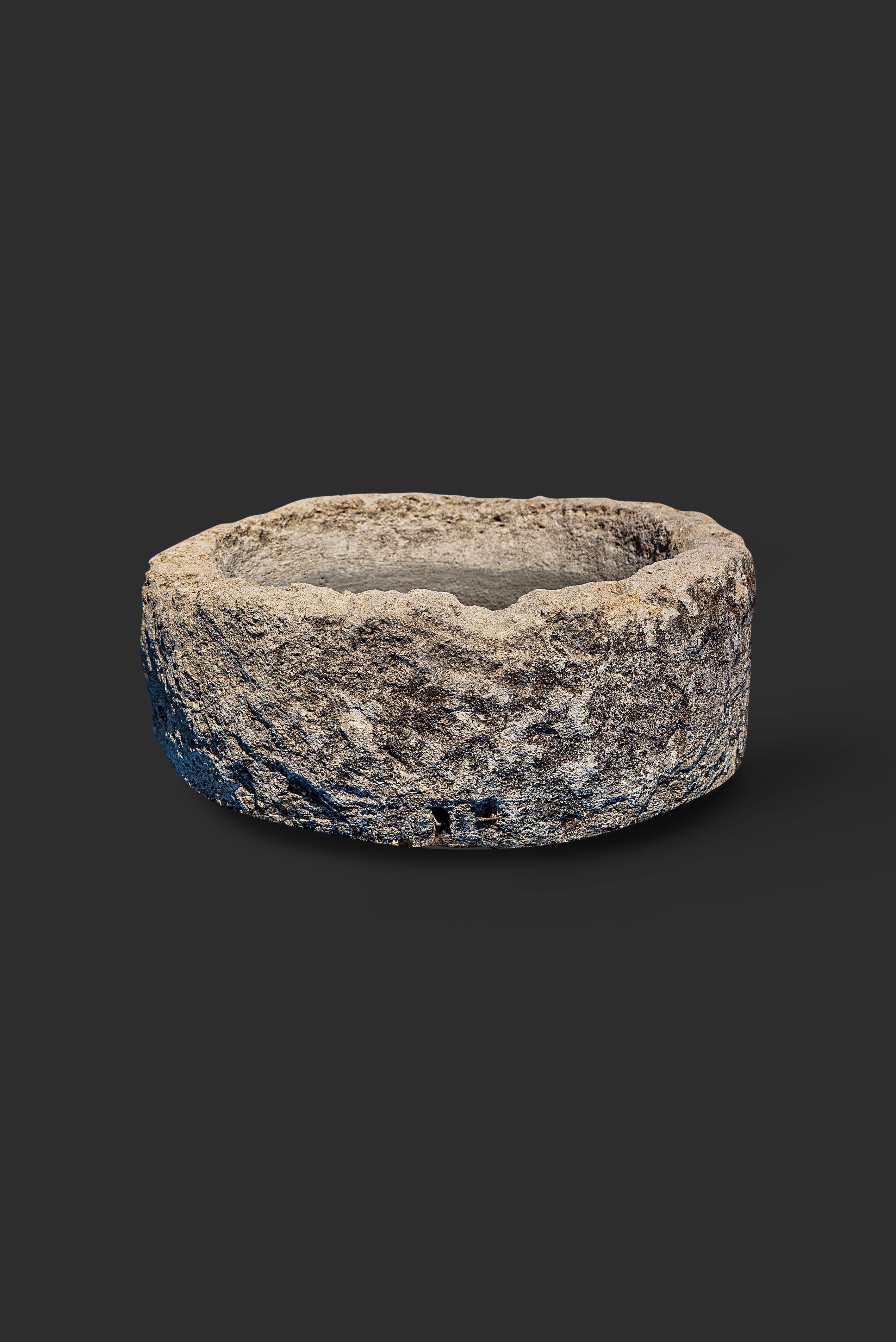 limestone-planter-1020-1