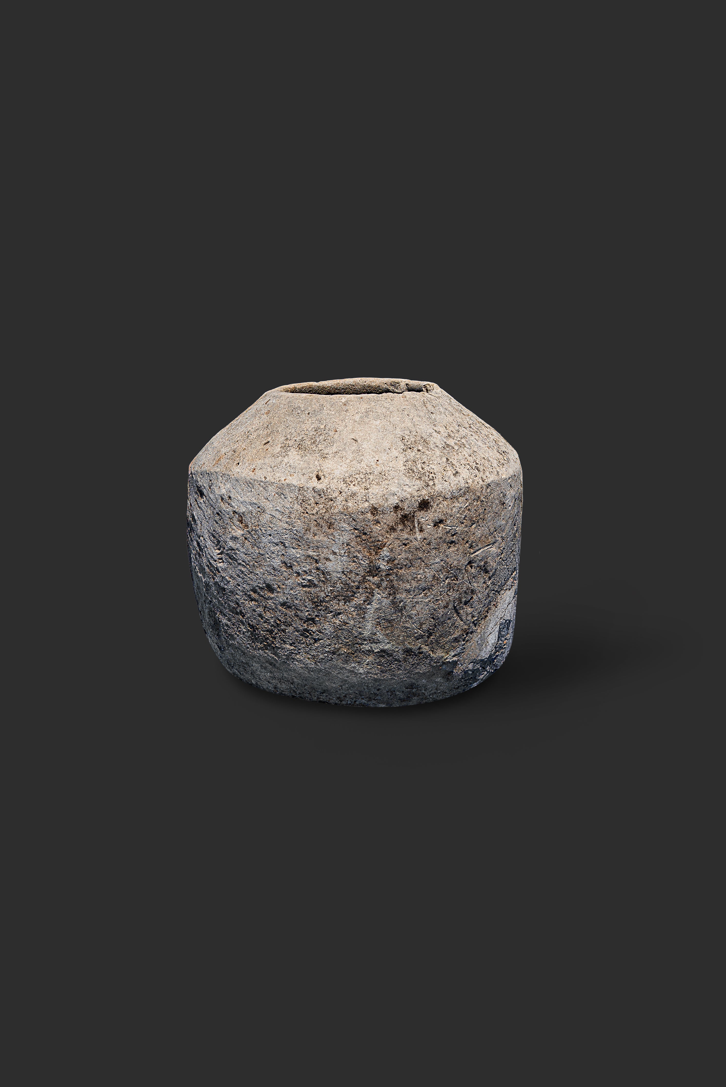 limestone-planter-1022-2
