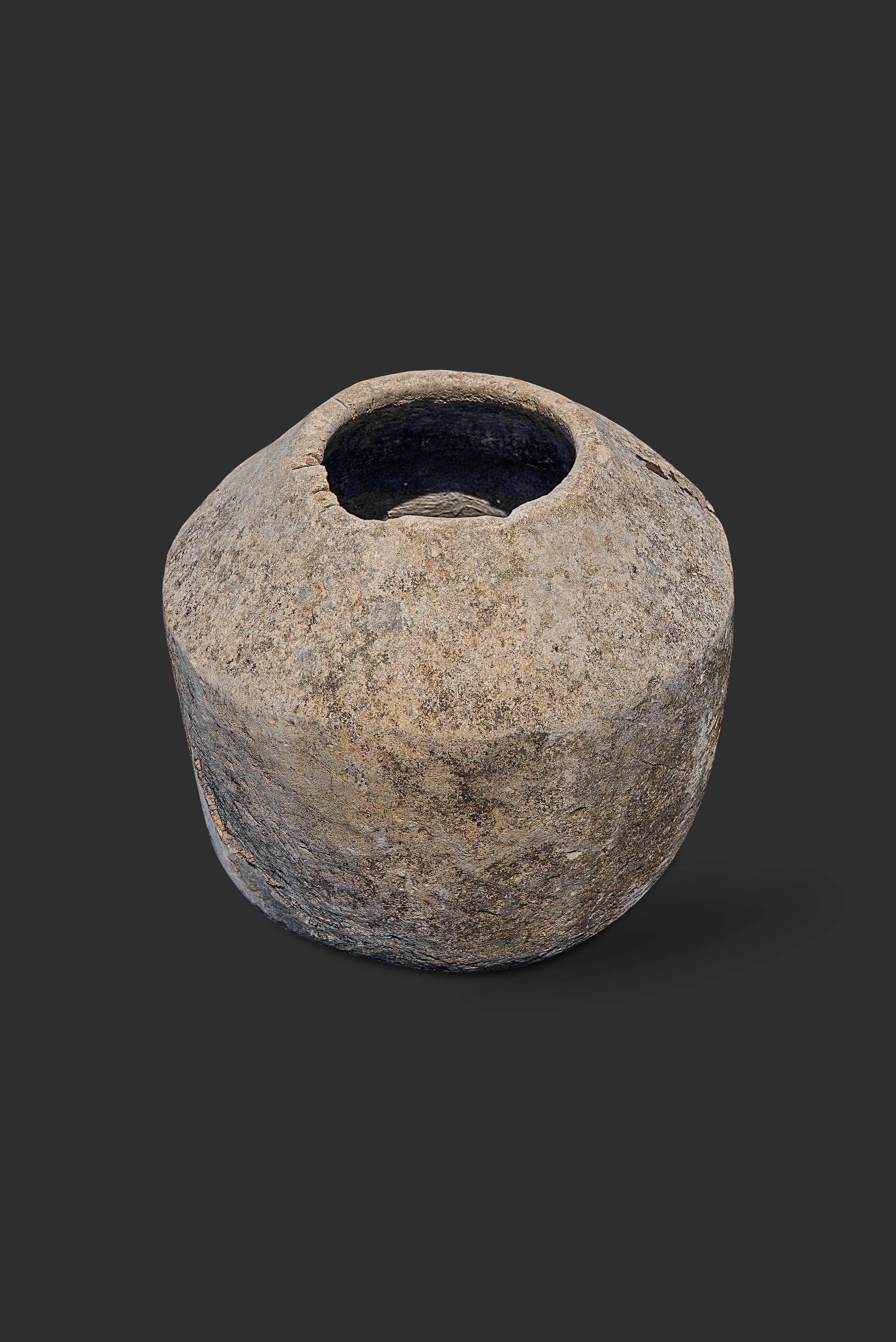 limestone-planter-1022-4