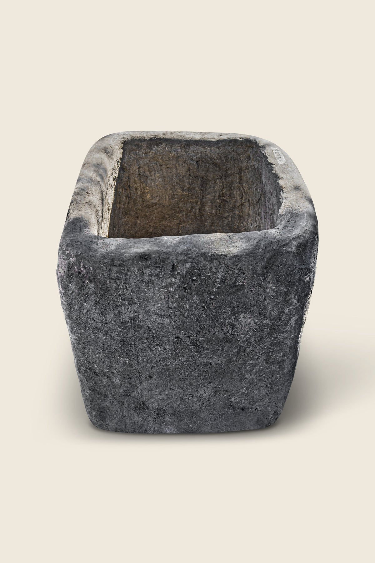 Limestone 2038 planter